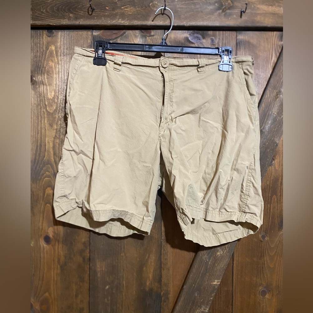 Men’s Columbia Shorts, size 36w, 8 L, smoke free home